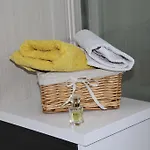 Pal *