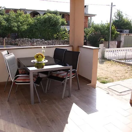 Pal Apartman *